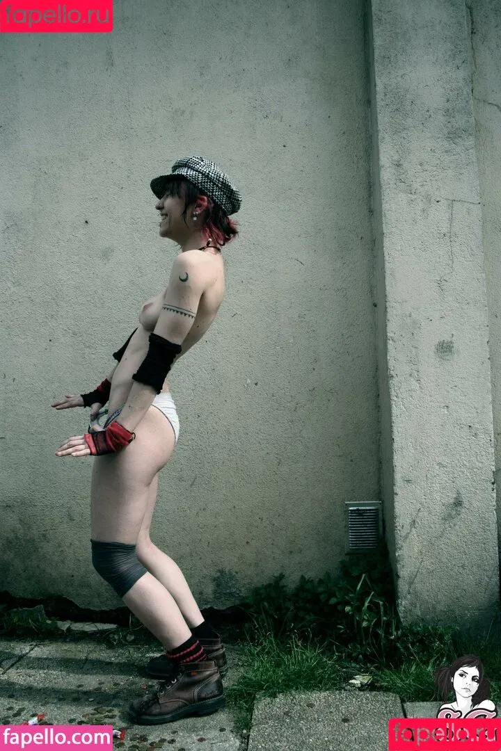 Vesperal / freevesperal / heyursinae / ursinaevesperal Onlyfans Photo Gallery 