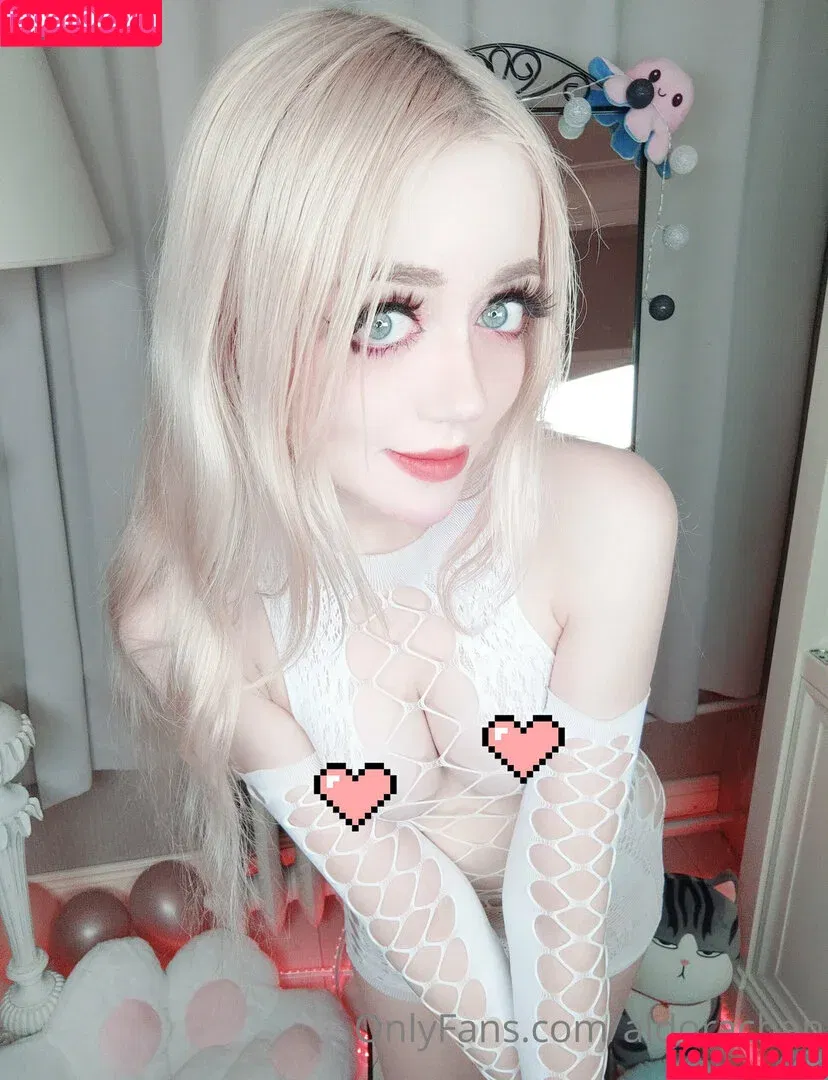 aldorachan / your_aldora / youraldora Onlyfans Photo Gallery 