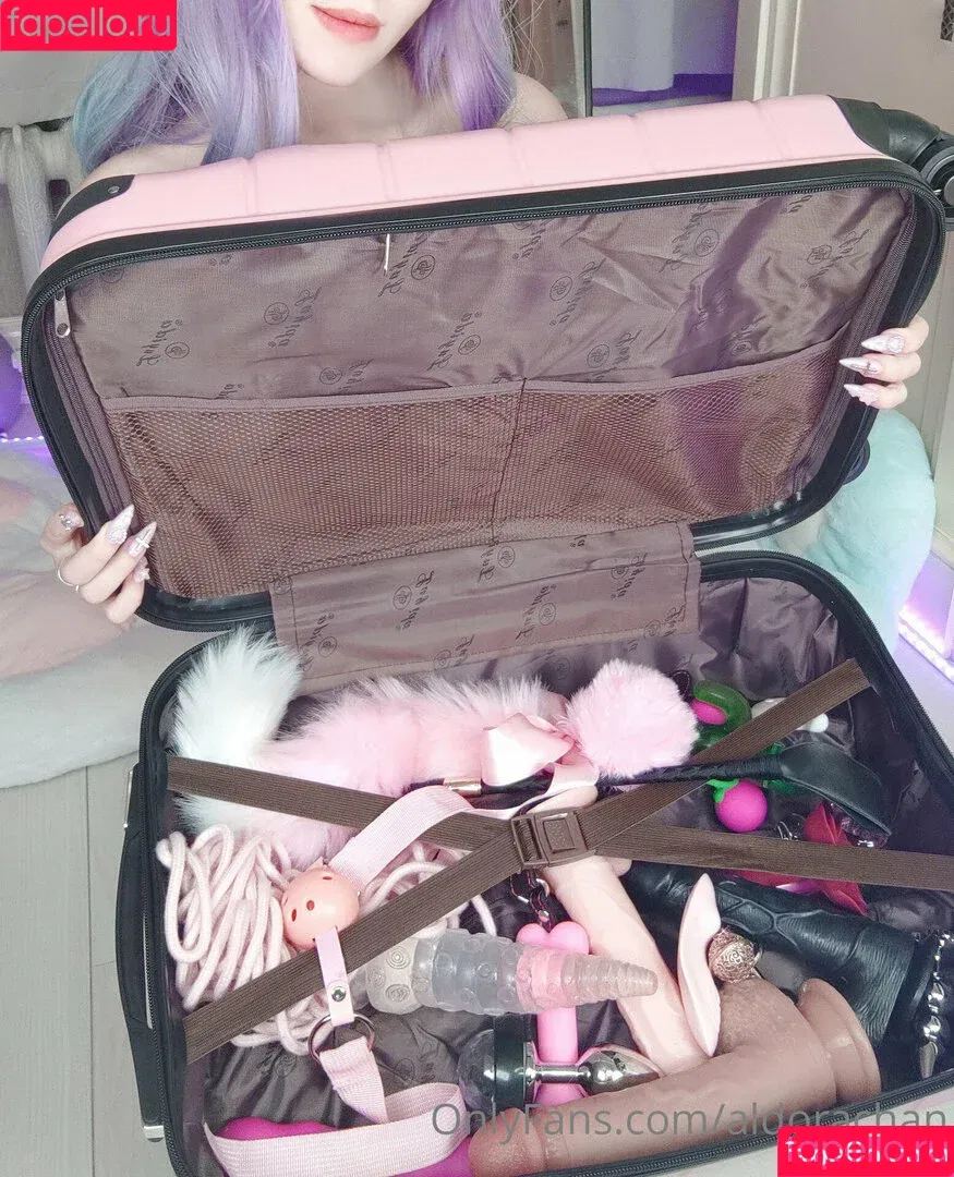 aldorachan / your_aldora / youraldora Onlyfans Photo Gallery 