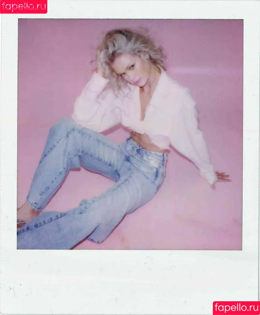 Carolina Marie / carolinavmarie / colliee_mariee Onlyfans Photo Gallery 