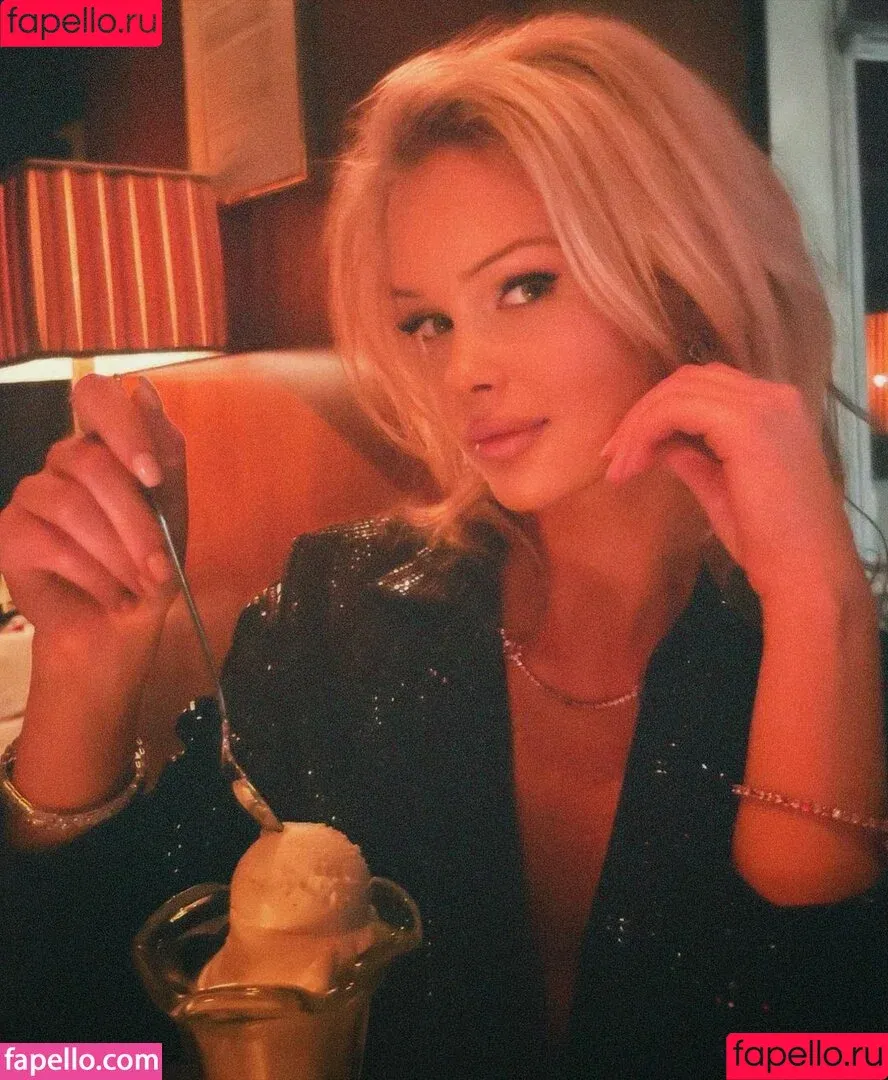 Carolina Marie / carolinavmarie / colliee_mariee Onlyfans Photo Gallery 