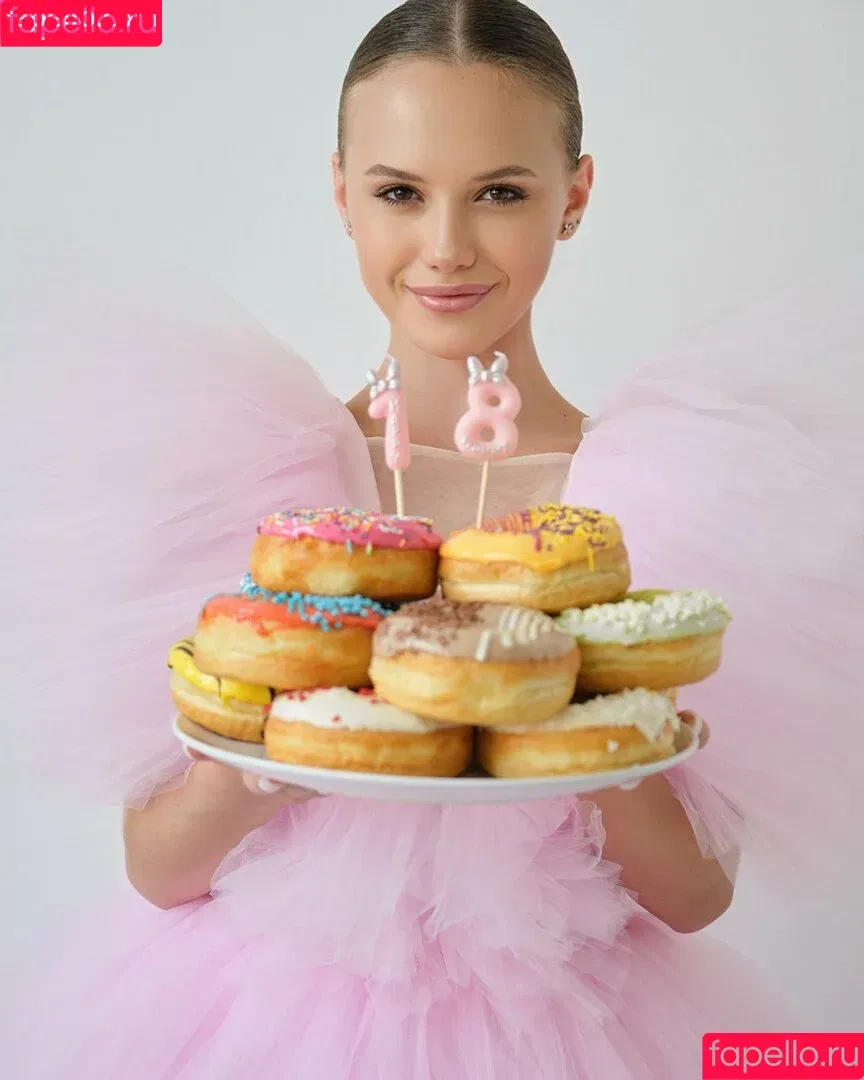 Kristina Shmidt / kristyashmidt Onlyfans Photo Gallery 