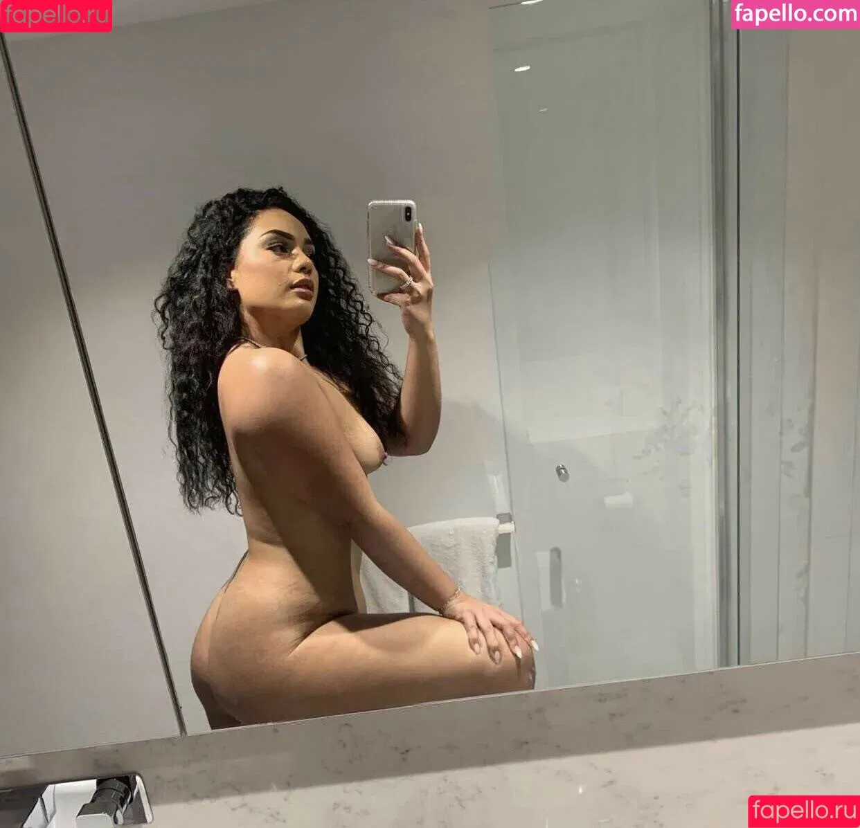 Maiana Kerr / maianakerr / mamimk Onlyfans Photo Gallery 