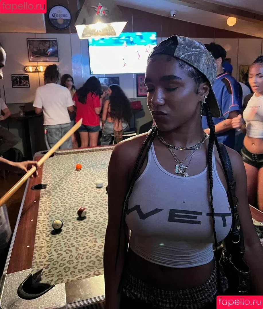 ashabivinss / ashafucks / ashawrld / fleivinha Onlyfans Photo Gallery 