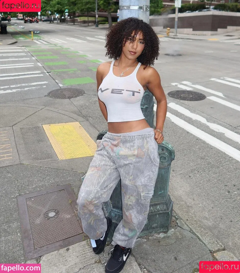 ashabivinss / ashafucks / ashawrld / fleivinha Onlyfans Photo Gallery 