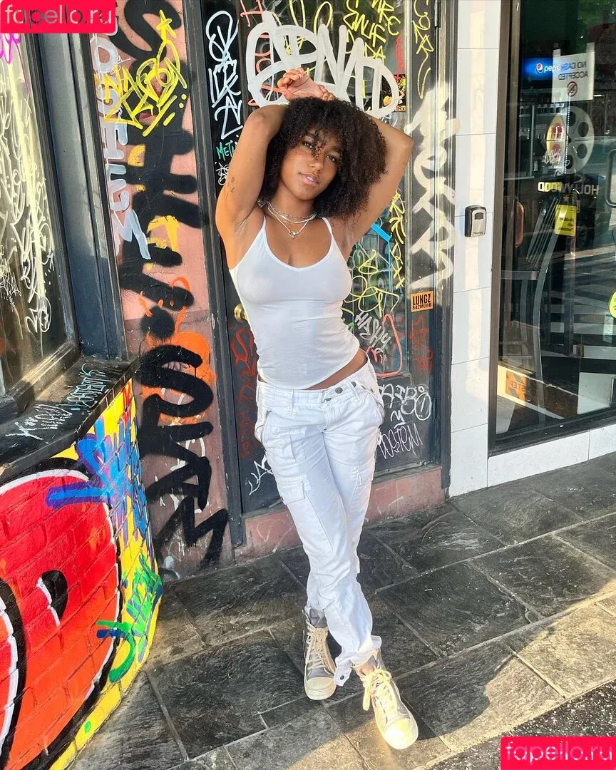 ashabivinss / ashafucks / ashawrld / fleivinha Onlyfans Photo Gallery 