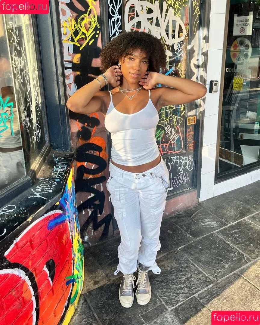 ashabivinss / ashafucks / ashawrld / fleivinha Onlyfans Photo Gallery 