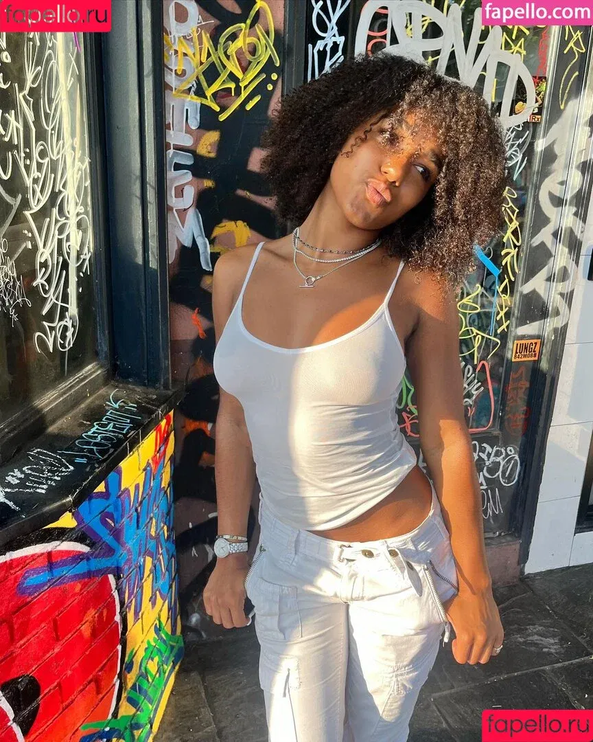 ashabivinss / ashafucks / ashawrld / fleivinha Onlyfans Photo Gallery 