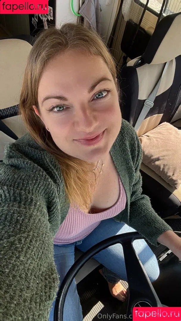 leonieslust / leoniewildandfree Onlyfans Photo Gallery 