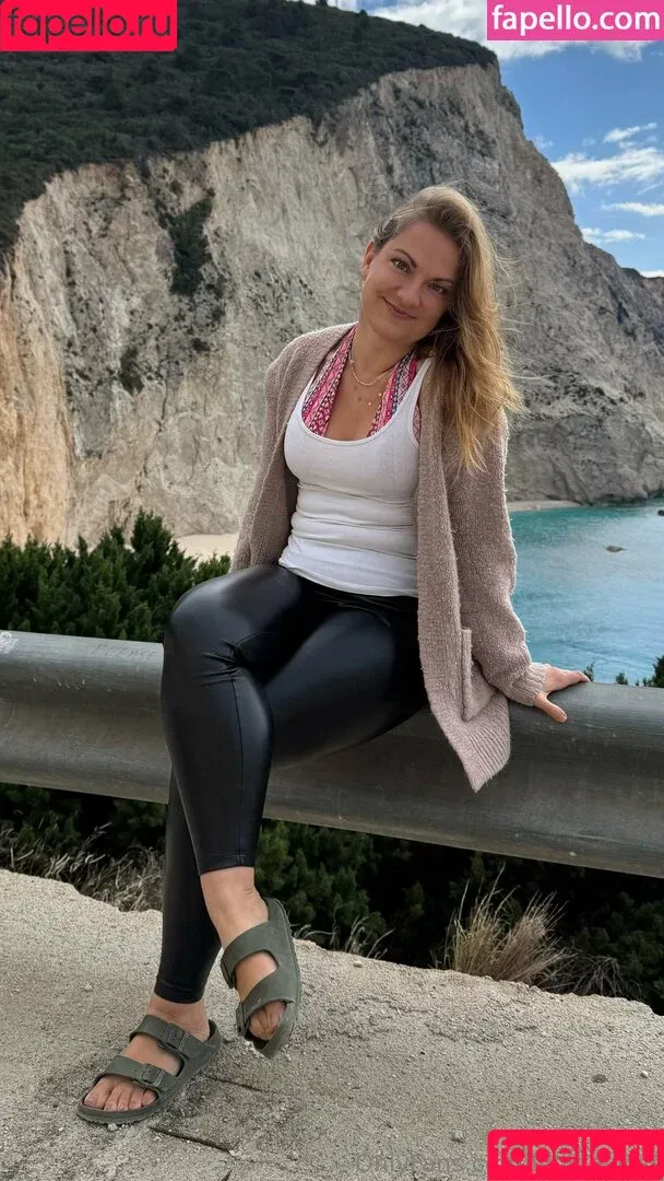 leonieslust / leoniewildandfree Onlyfans Photo Gallery 