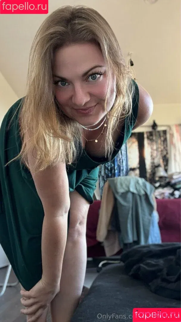 leonieslust / leoniewildandfree Onlyfans Photo Gallery 