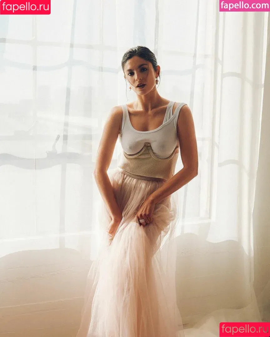 Monica Barbaro / monicabarbaro Onlyfans Photo Gallery 