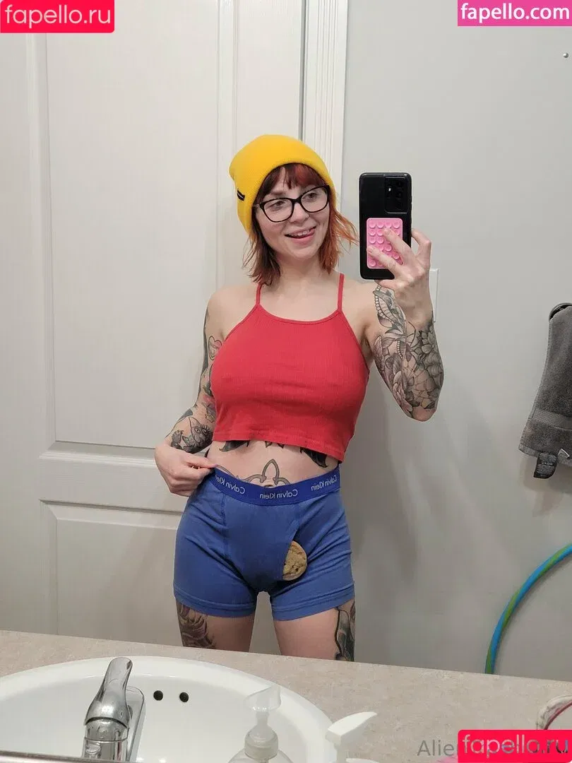 alientrashkitty69 Onlyfans Photo Gallery 