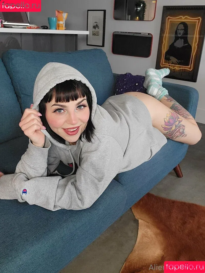 alientrashkitty69 Onlyfans Photo Gallery 