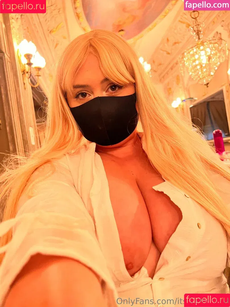 its.kelly.reed / kellyreedpr Onlyfans Photo Gallery 