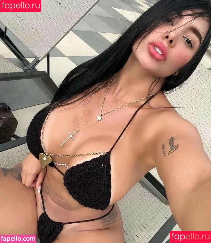 Carolina Velez Betancourth Onlyfans Photo Gallery 