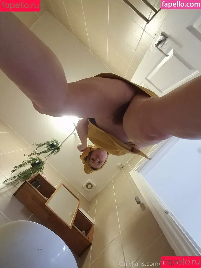 giantessgingerofficial / reallifebecky Onlyfans Photo Gallery 