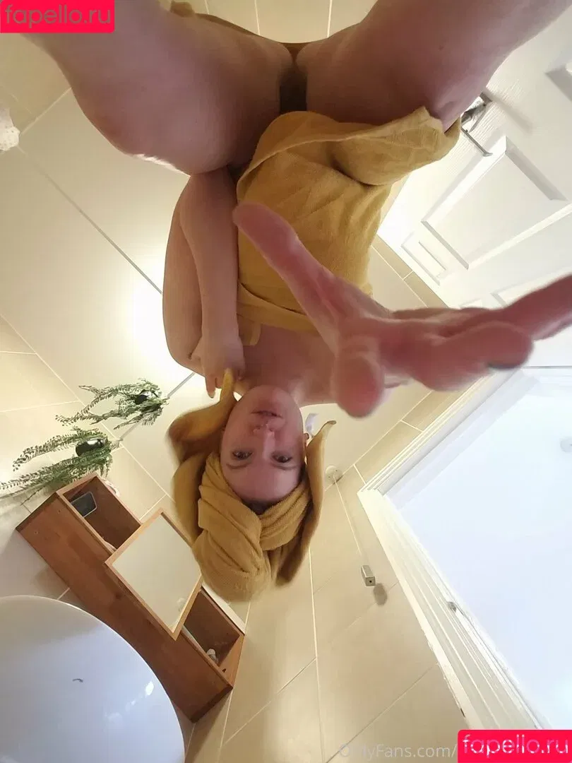 giantessgingerofficial / reallifebecky Onlyfans Photo Gallery 