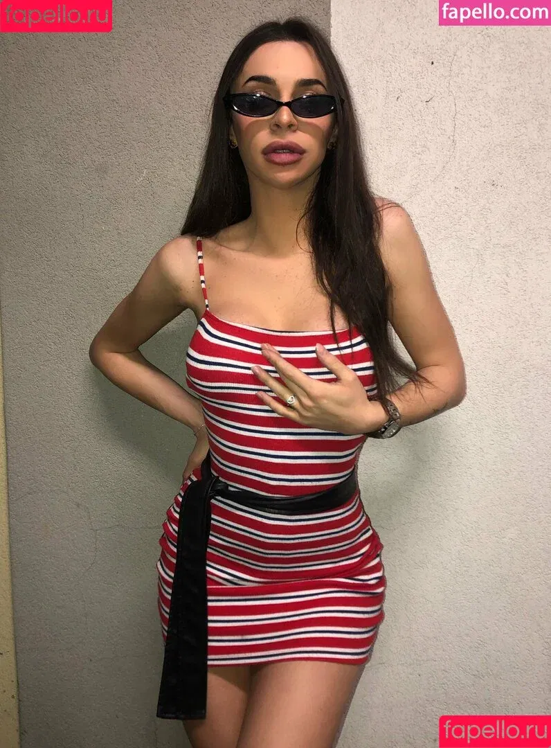 Queenvickitei / Victoria Tei / _victoriatei / https: / queenvickytei Onlyfans Photo Gallery 