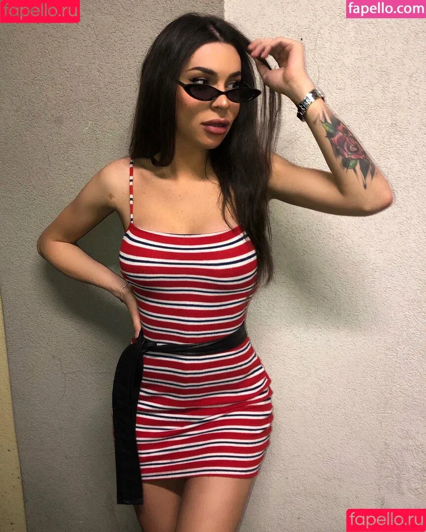 Queenvickitei / Victoria Tei / _victoriatei / https: / queenvickytei Onlyfans Photo Gallery 