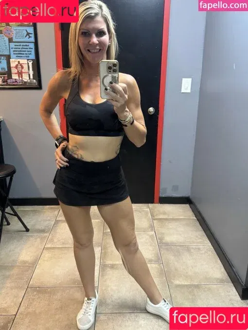 Fit Wife And Mom / fitnesswife83 / fitwife1983 Onlyfans Photo Gallery 