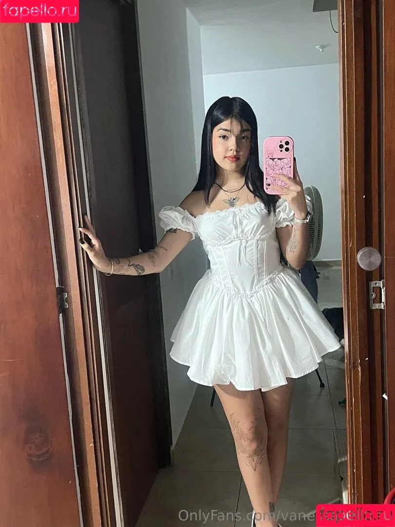 vanessabellaxo / vanessabellfree Onlyfans Photo Gallery 