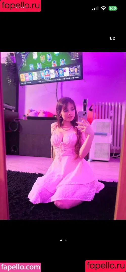 emily.raeee / emilydaily.xo Onlyfans Photo Gallery 