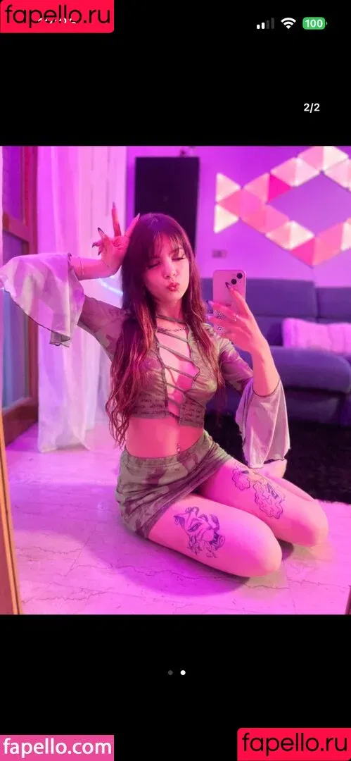 emily.raeee / emilydaily.xo Onlyfans Photo Gallery 