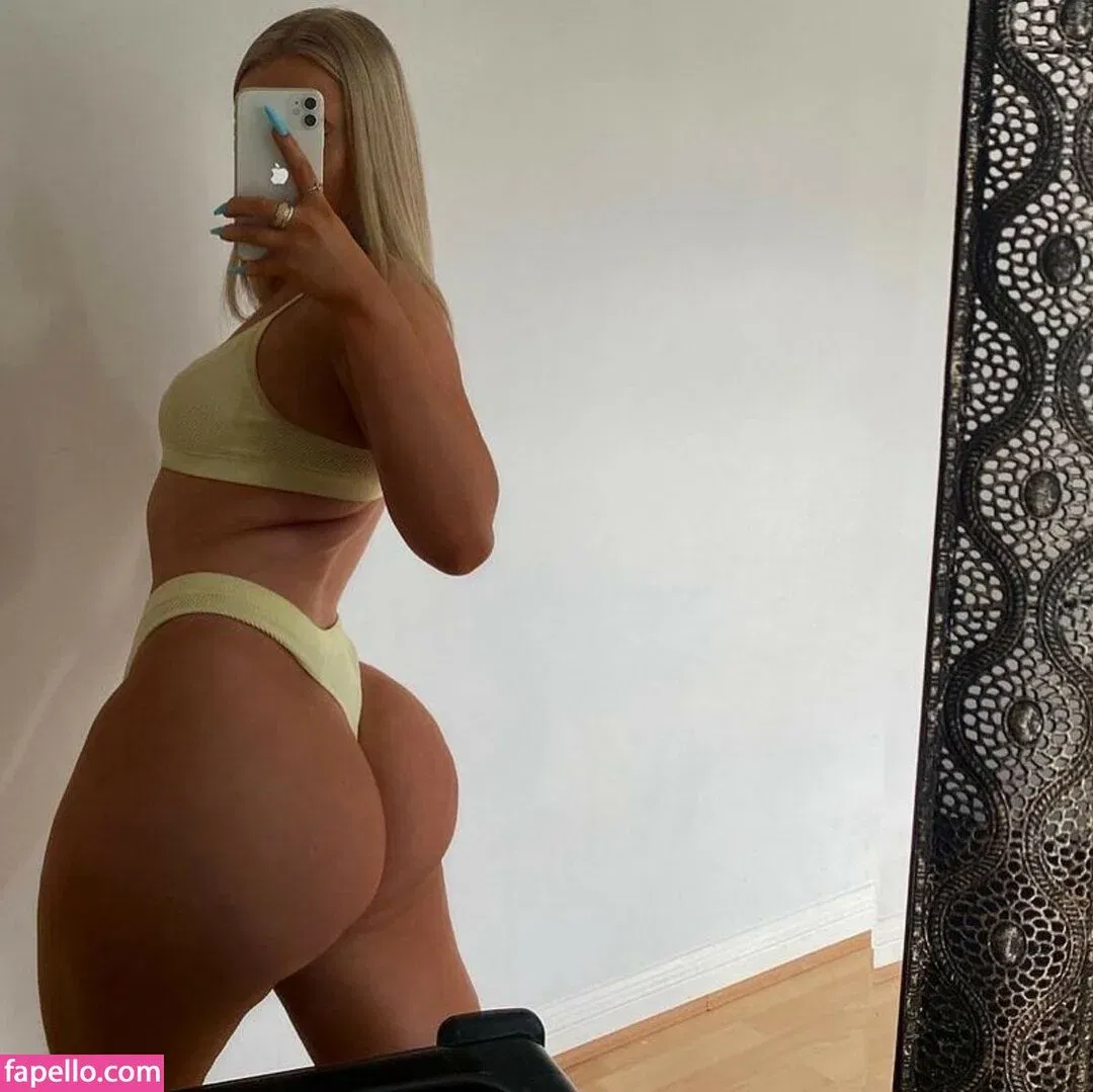 Lucycombe Onlyfans Photo Gallery 