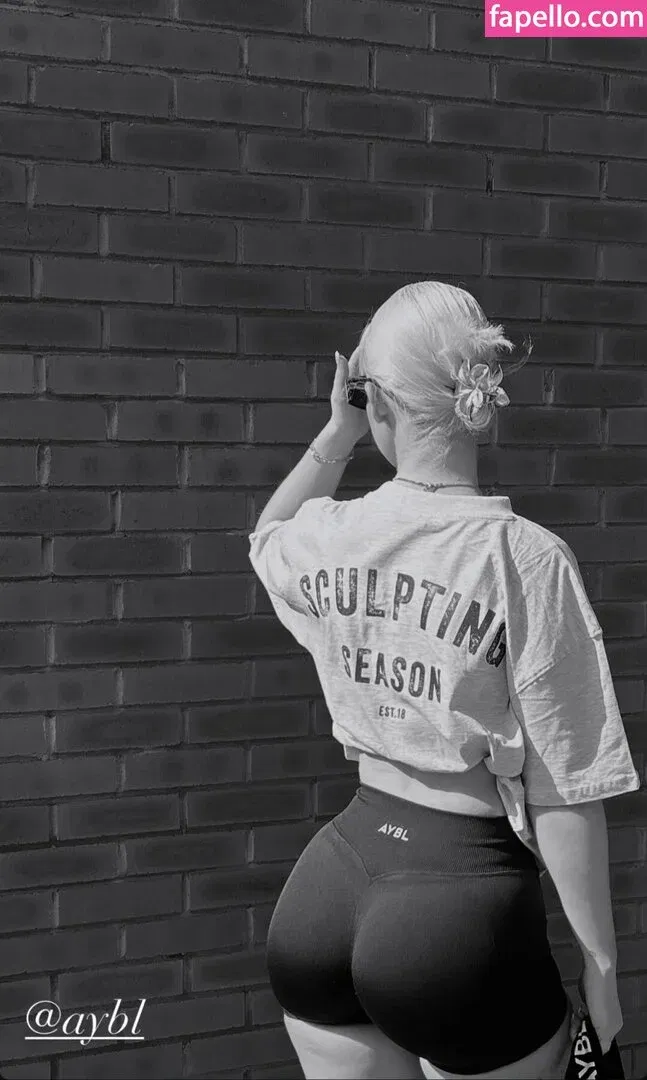 Lucycombe Onlyfans Photo Gallery 