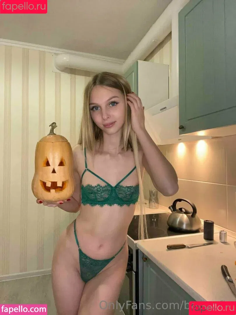 CecilKell92662 / sofiaaaparker / sofialien / sofialien_1 Onlyfans Photo Gallery 