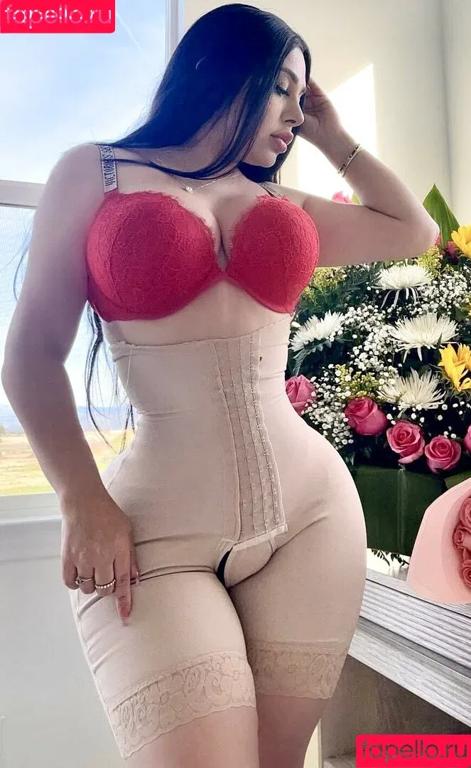 Myradoll / jazzydollyy’s mom / mistressmyradom Onlyfans Photo Gallery 