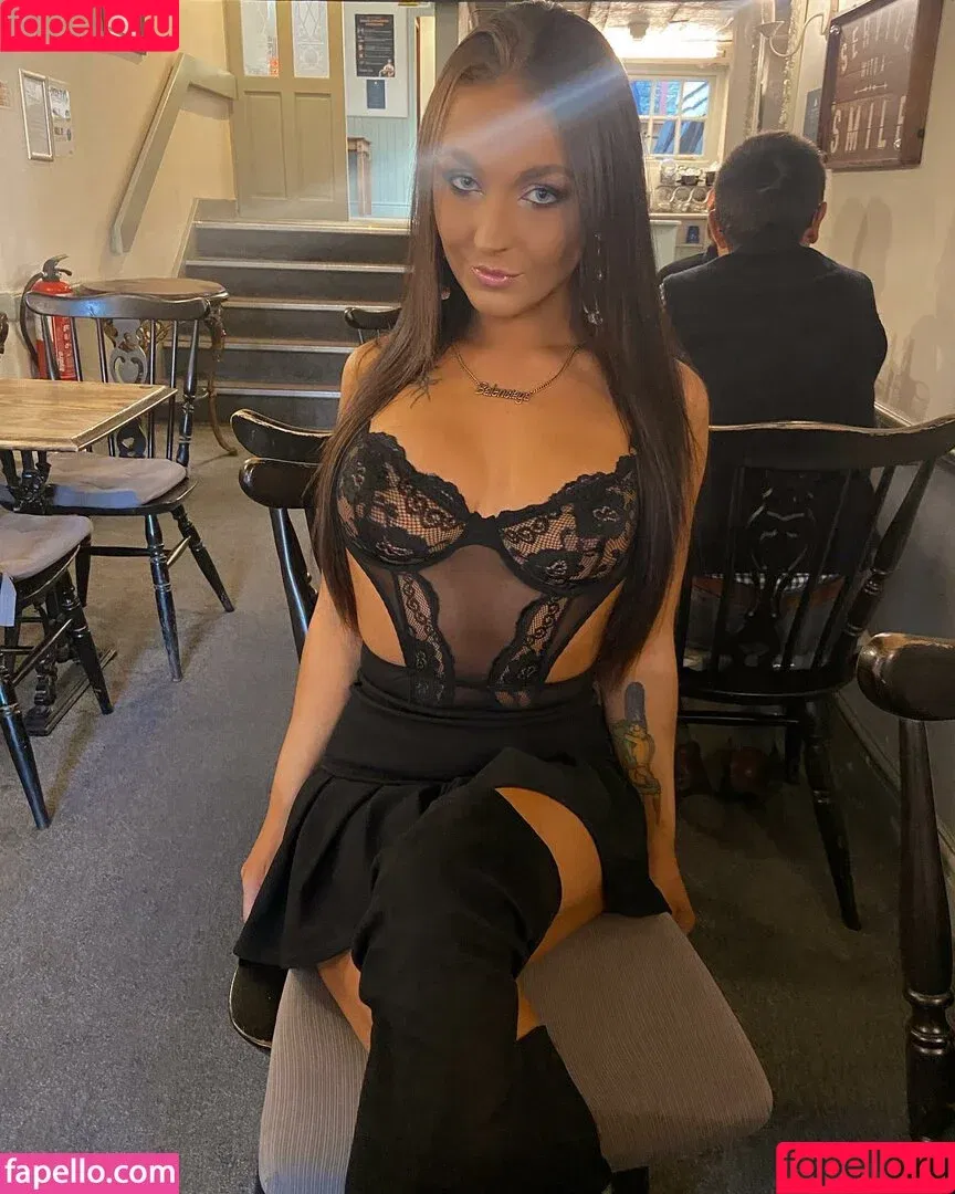 Saffronleigh / Saffronleighx / saffronleighhh Onlyfans Photo Gallery 