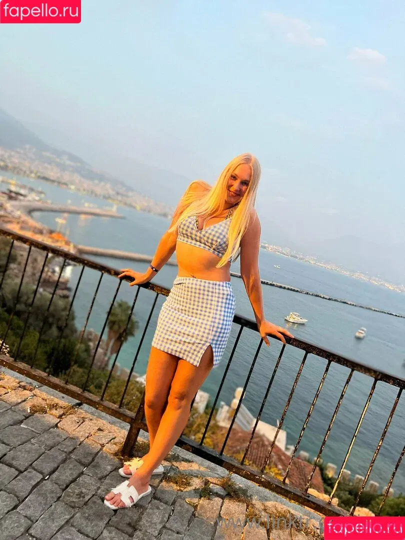 Siswet / siswet19 / siswetofficial Onlyfans Photo Gallery 