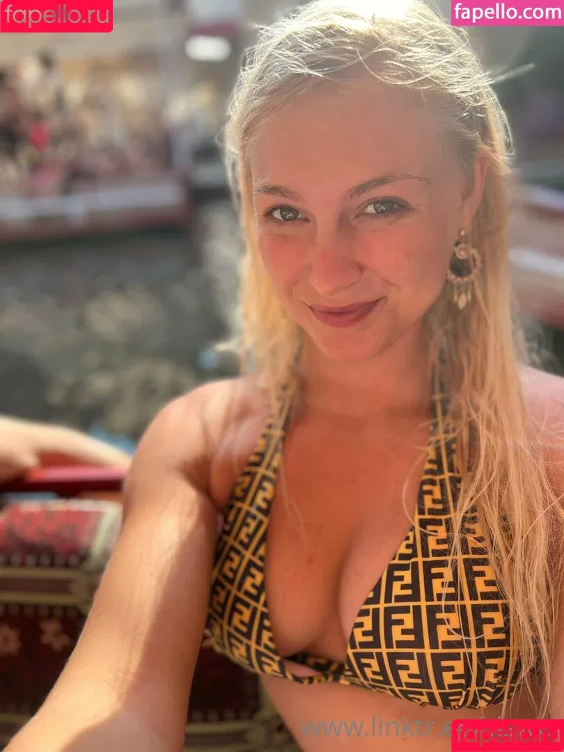 Siswet / siswet19 / siswetofficial Onlyfans Photo Gallery 