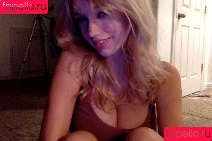 Mikah / Mikahhlynn / Myekuh / mikahlyynn Onlyfans Photo Gallery 