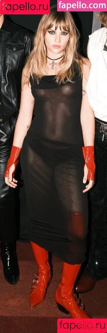 Maneskin bassist / Victoria De Angelis / vicdeangelis Onlyfans Photo Gallery 