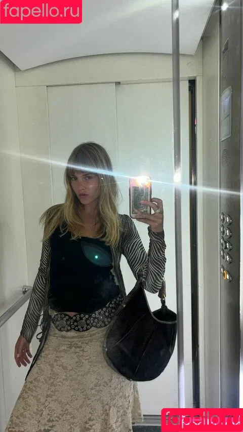 Maneskin bassist / Victoria De Angelis / vicdeangelis Onlyfans Photo Gallery 