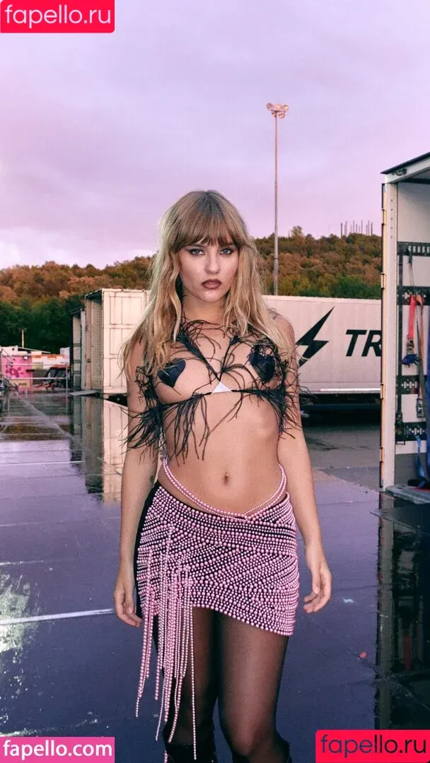 Maneskin bassist / Victoria De Angelis / vicdeangelis Onlyfans Photo Gallery 