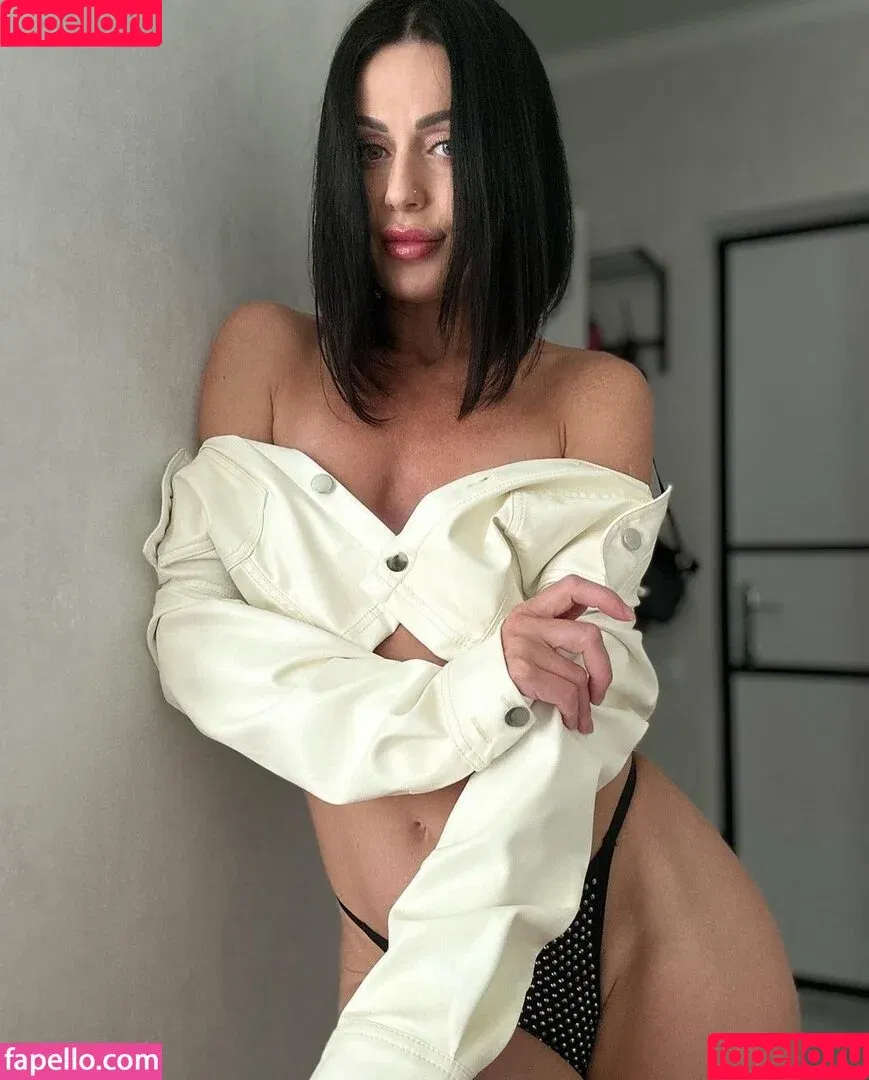 Arina22051 / Arinaumka / u253164316 Onlyfans Photo Gallery 