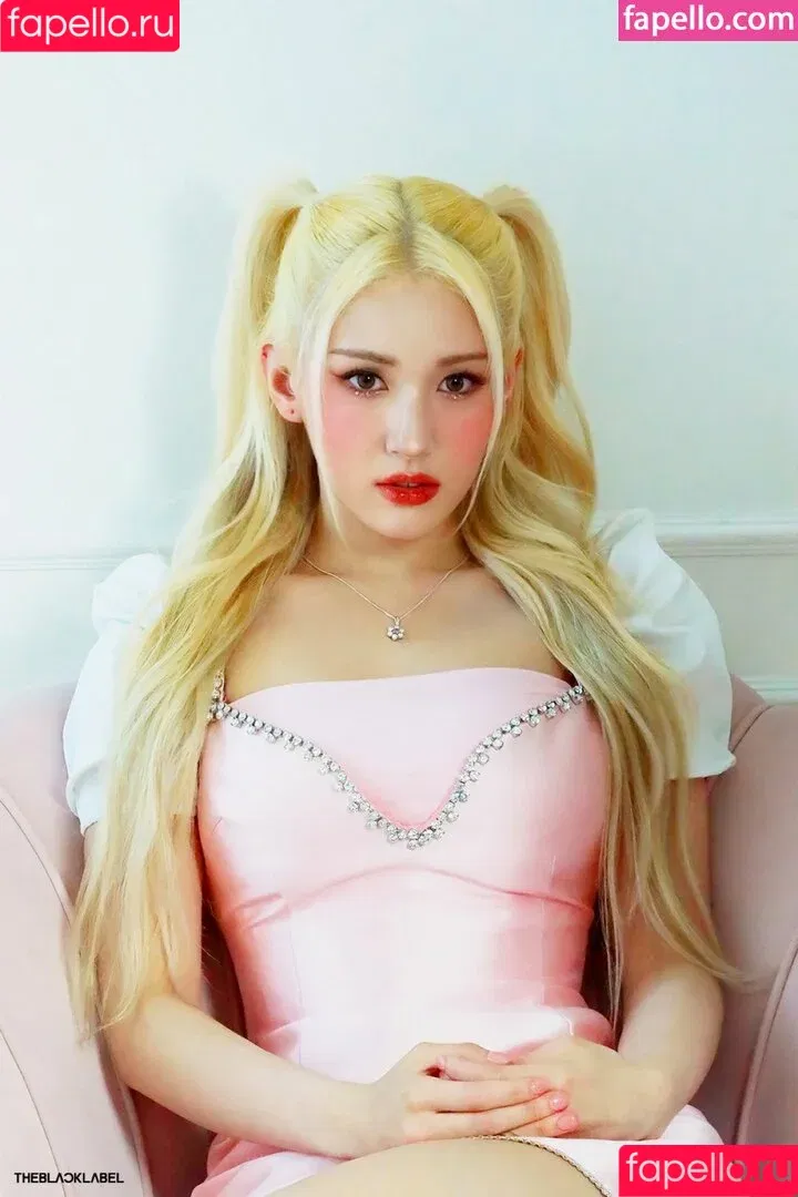 ENNIK SOMI / Jeon Somi / somsomi0309 Onlyfans Photo Gallery 