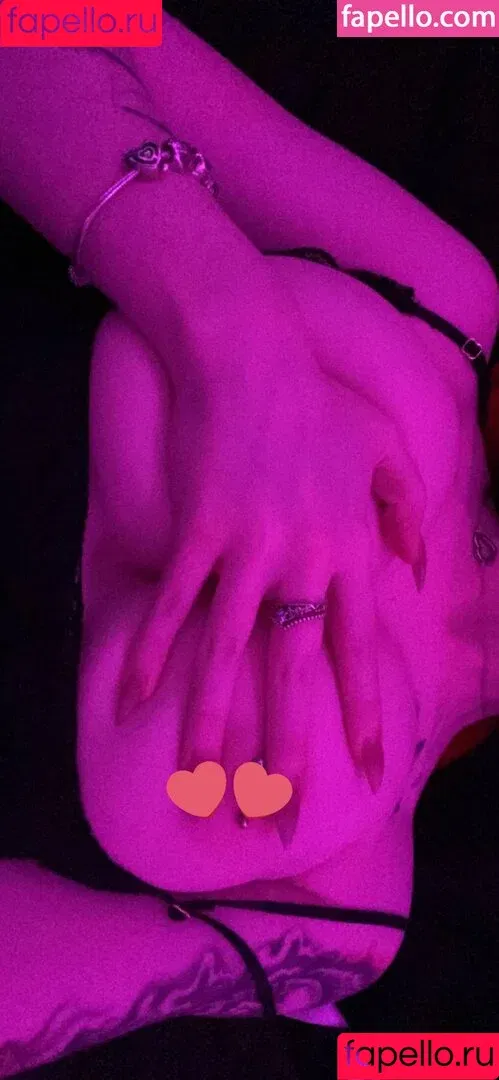 KUUD3R3GF / tsund3r3gf / tsunderegf Onlyfans Photo Gallery 