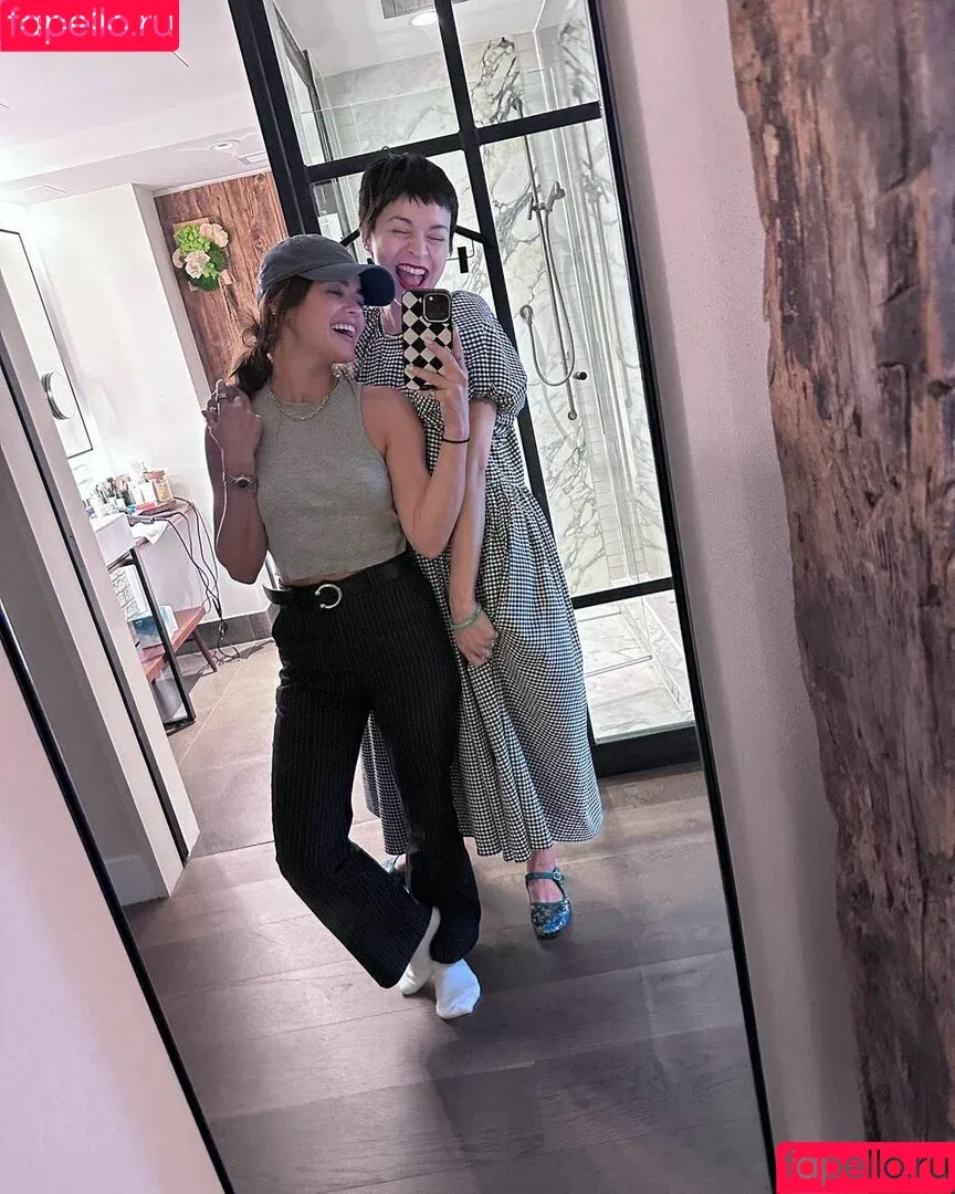 Lucy Hale / lucyhale Onlyfans Photo Gallery 