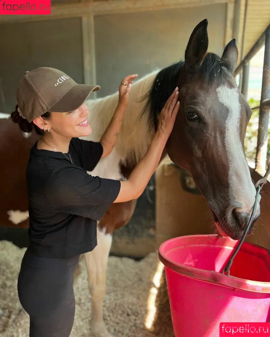 Lucy Hale / lucyhale Onlyfans Photo Gallery 