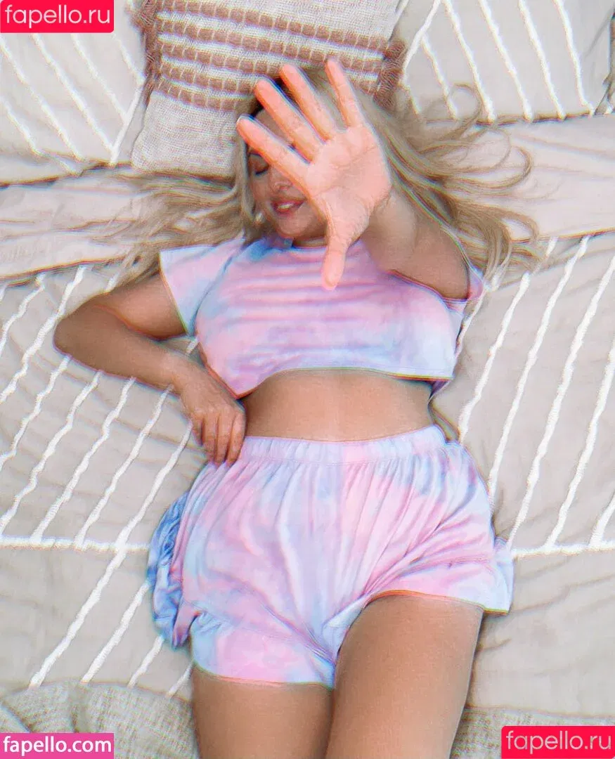 Rachel Elizabeth / rachelelizabethfans / rachlizzzy Onlyfans Photo Gallery 