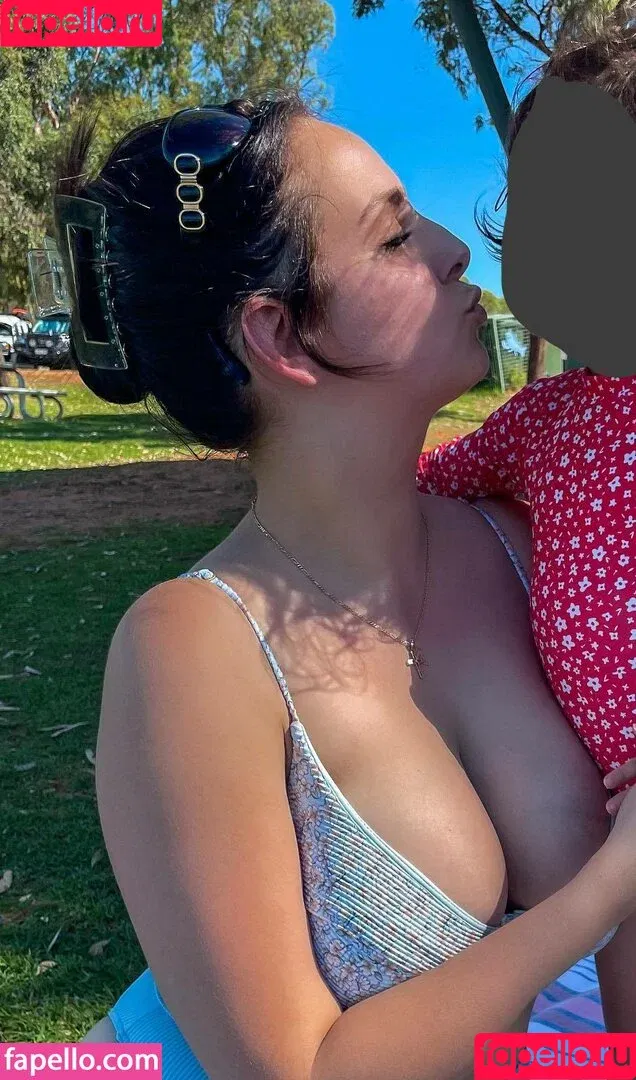 Rachel Elizabeth / rachelelizabethfans / rachlizzzy Onlyfans Photo Gallery 