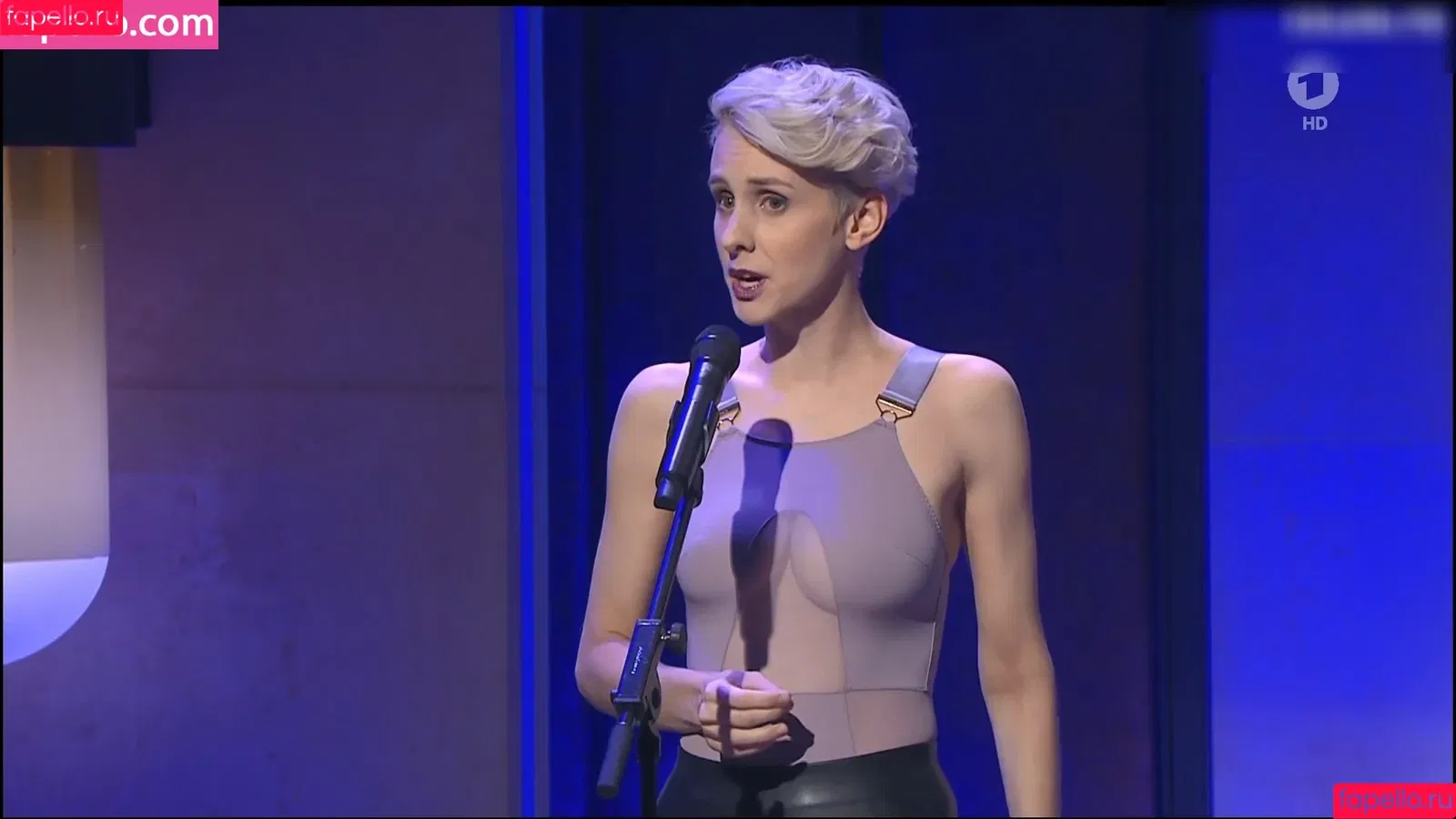 Lisa Eckhart / fraueckhart Onlyfans Photo Gallery 