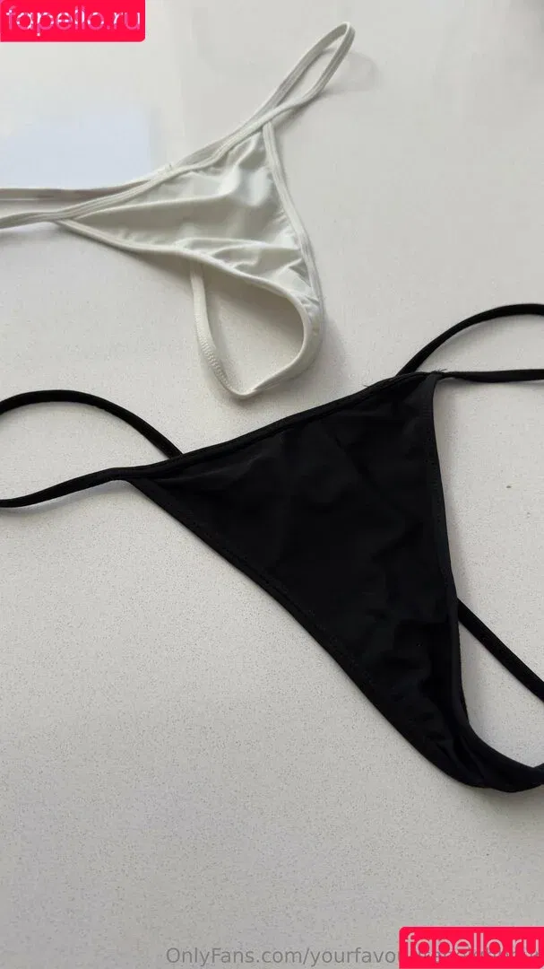 puff_n_nugs / yourfavouriteneighbour Onlyfans Photo Gallery 