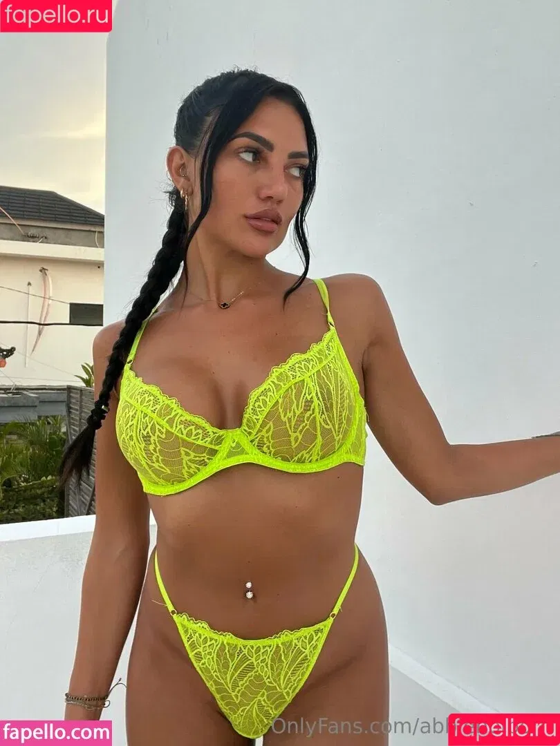 Abbie Holborn / abbiegshore / abbieholborn Onlyfans Photo Gallery 