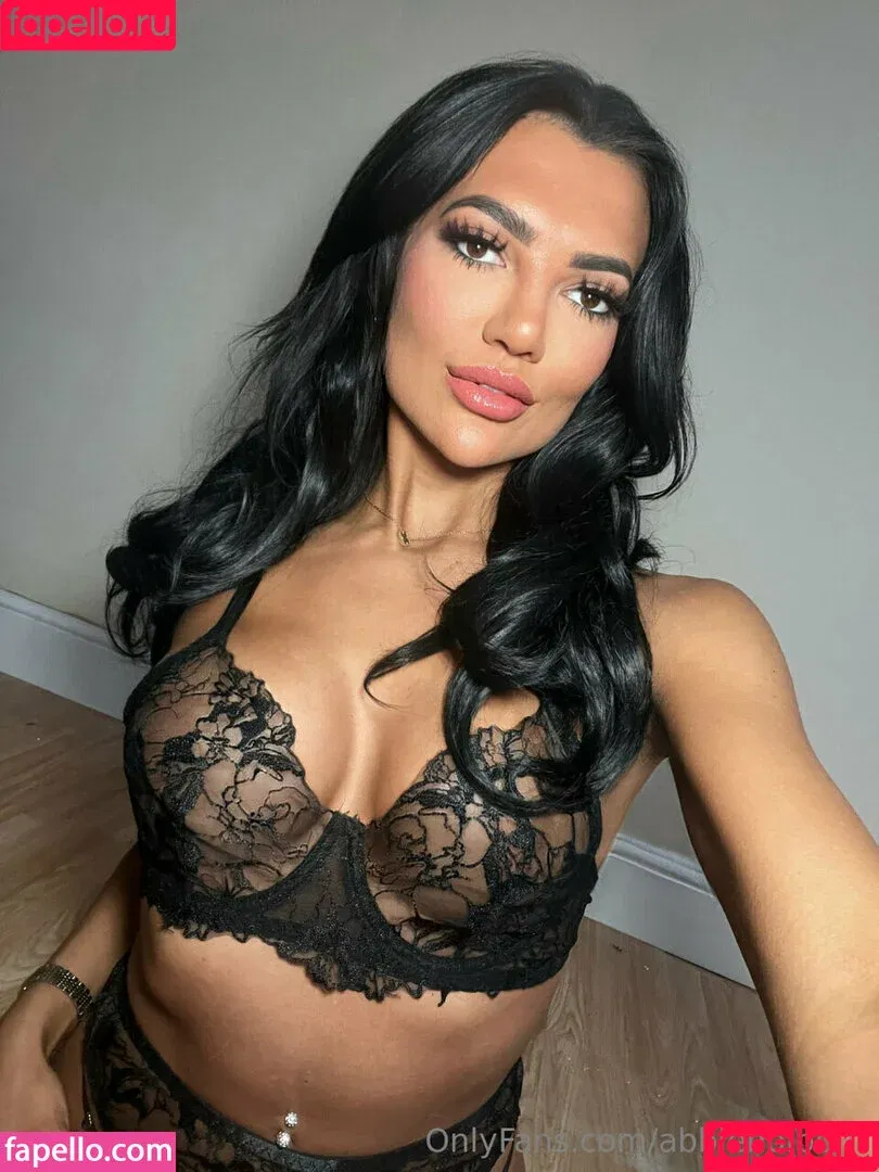 Abbie Holborn / abbiegshore / abbieholborn Onlyfans Photo Gallery 